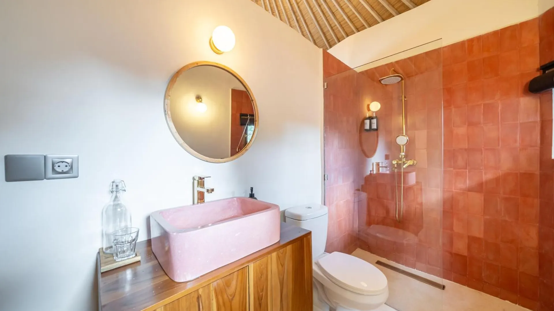 Villa Meraki 5 Bedroom Lush Garden Central Seminyak Indonesia
