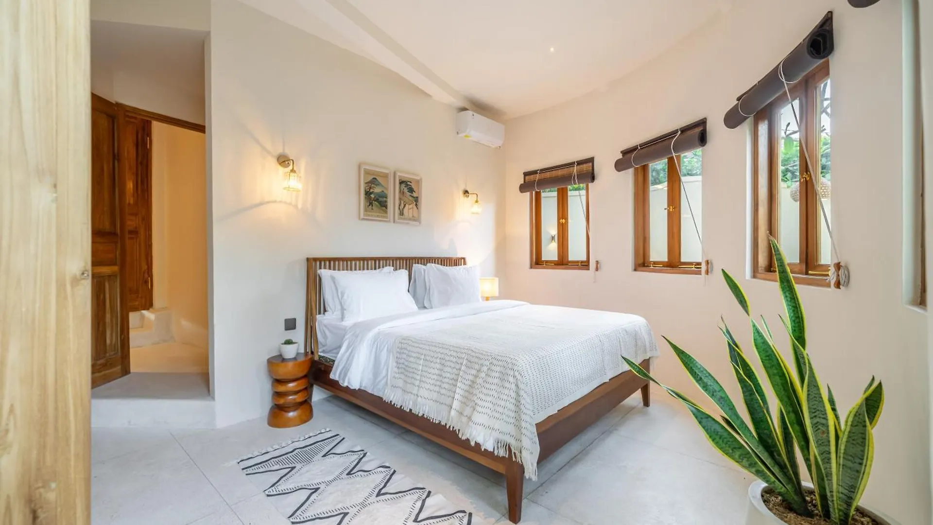 Villa Meraki 5 Bedroom Lush Garden Central Seminyak Indonesia