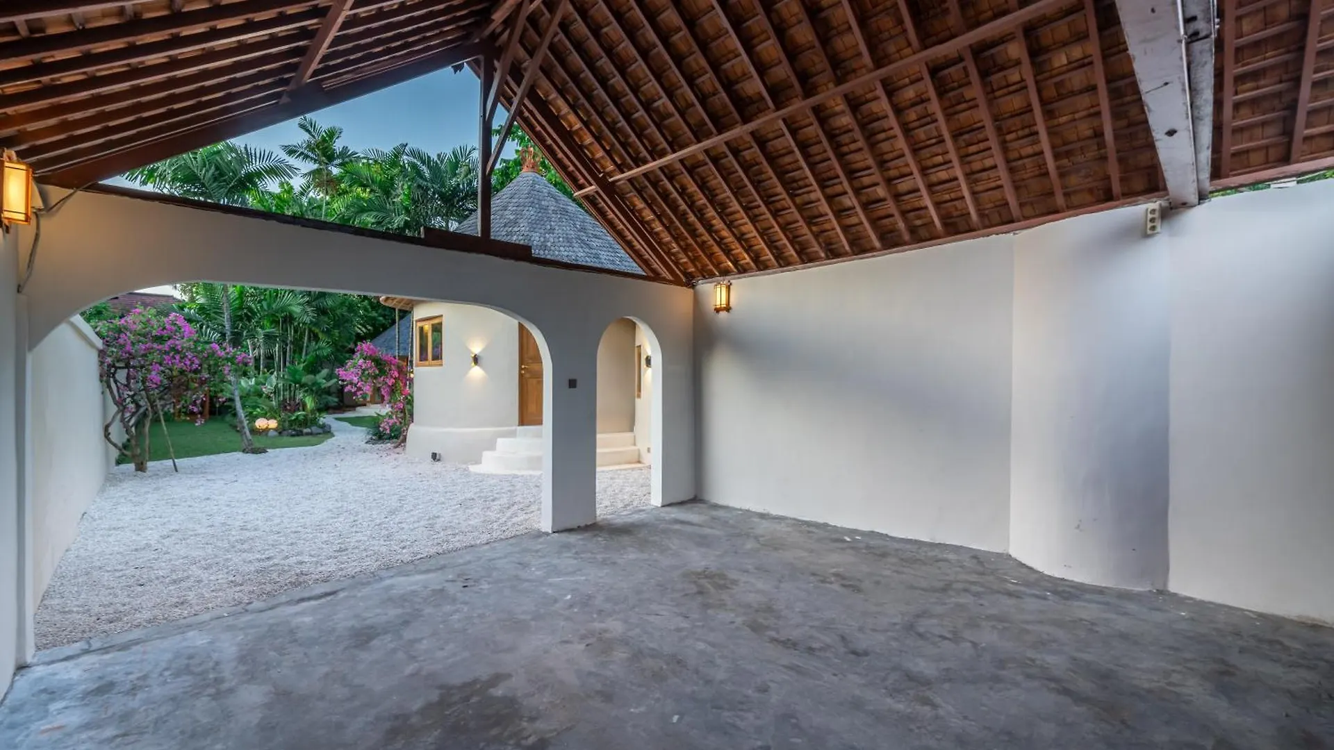 Villa Meraki 5 Bedroom Lush Garden Central Seminyak Seminyak (Bali)