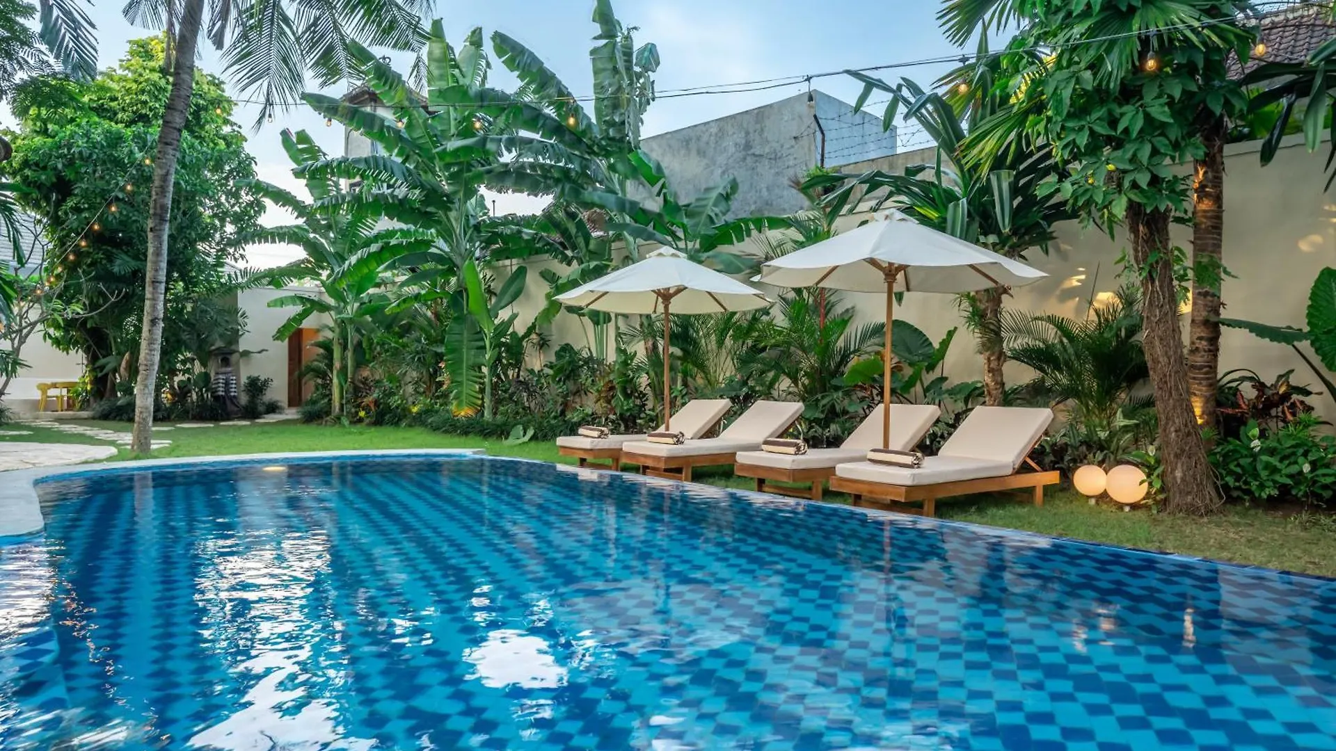 Villa Meraki 5 Bedroom Lush Garden Central Seminyak Indonesia