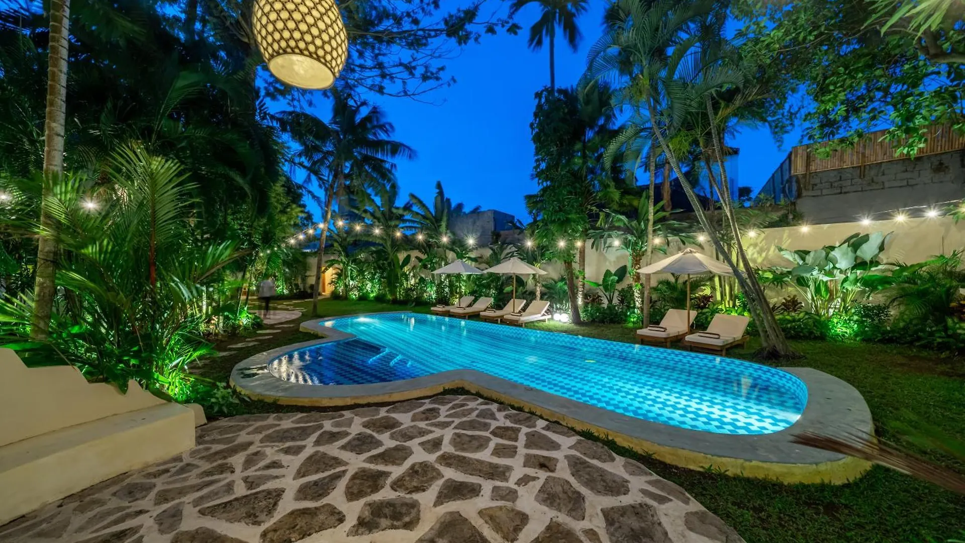 Villa Meraki 5 Bedroom Lush Garden Central Seminyak  Seminyak (Bali)