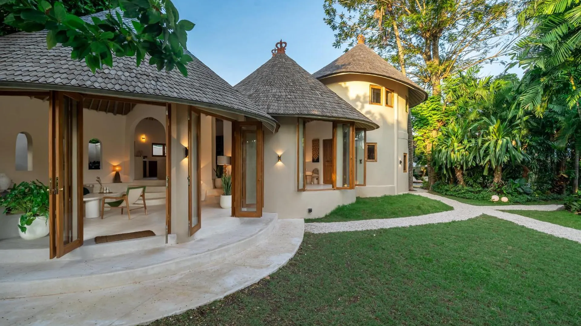 Villa Meraki 5 Bedroom Lush Garden Central Seminyak Seminyak (Bali)