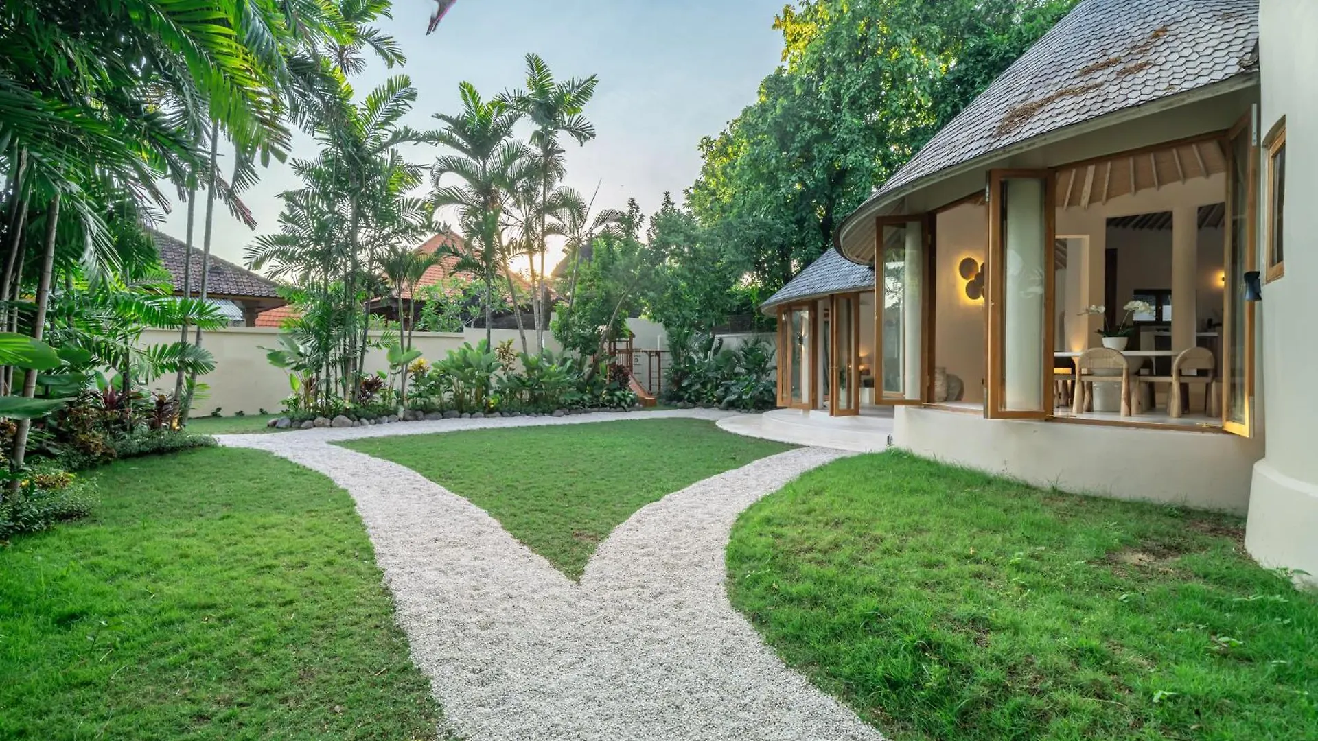 Villa Meraki 5 Bedroom Lush Garden Central Seminyak 0*, Seminyak (Bali) Indonesia